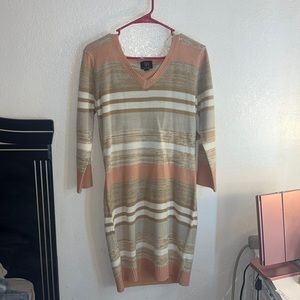 Im selling this sweater dress